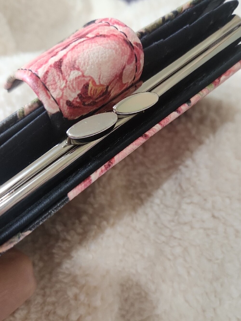 Source Unknown Pink Floral Wallet on Black - Picture 6 of 11